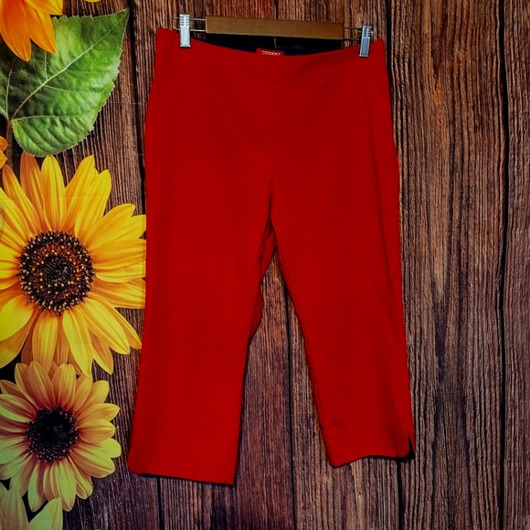 Espirit Capri Pants - Picture 2 of 5